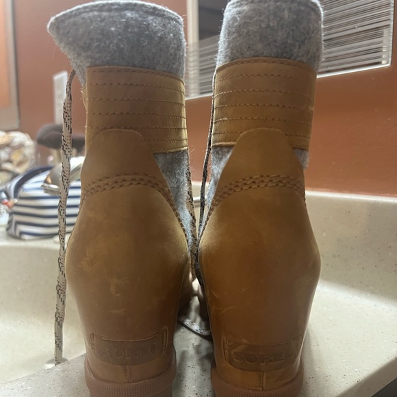 Women’s Sorel boots - Picture 5 of 8